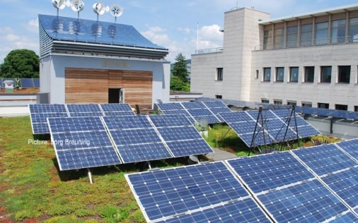 Hotel solar green roof